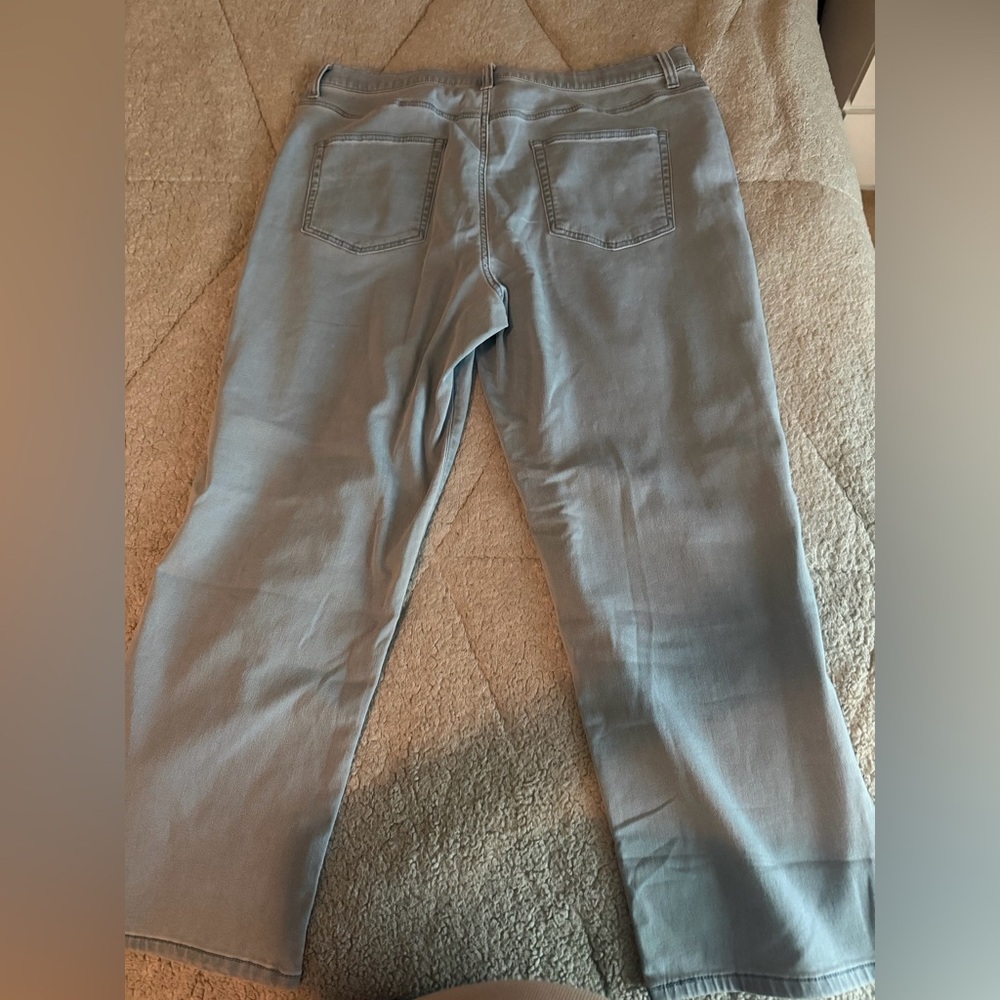 NWOT! 32 degrees - WOMEN'S STRETCH COMFORT RELAXED "SWEATPANT" JEAN